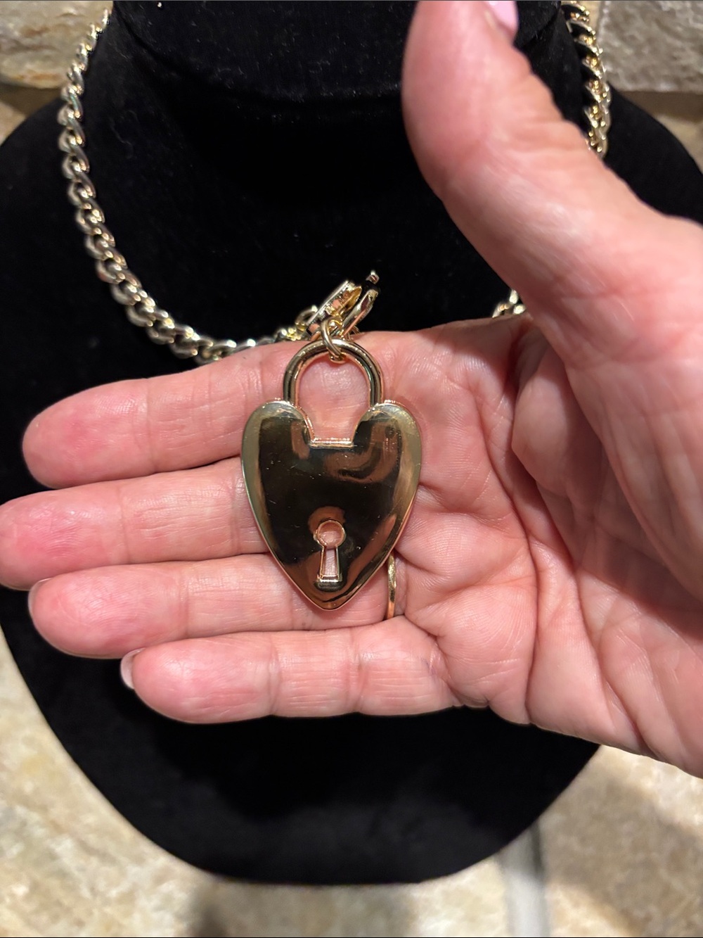 Gucci White Enamel Heart Padlock Necklace with Gold Chain - Picture 3 of 5